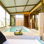 Deluxe Kalkan קס